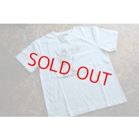 COLIMBO ノーウォークコットンプリントTシャツ「Dirty Thirty」柄