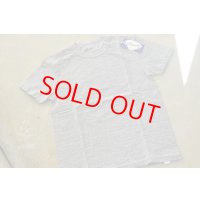 ストラスバーガー GRAVITEE吊り編み無地ポケットTシャツ（ヘザーグレー）