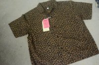 Colimbo モデストオープンカラーレオパード柄シャツ「Leopard Pattern」