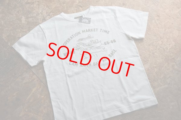 画像1: COLIMBO ノーウォークコットンプリントTシャツ「Opn. Market Time」柄 (1)