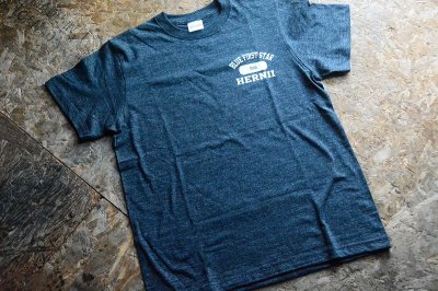 画像1: 期間限定15周年☆BLUE FIRST STAR×HERNIIヘザーグレーコラボTシャツ「キジムナー×ココペリ」柄